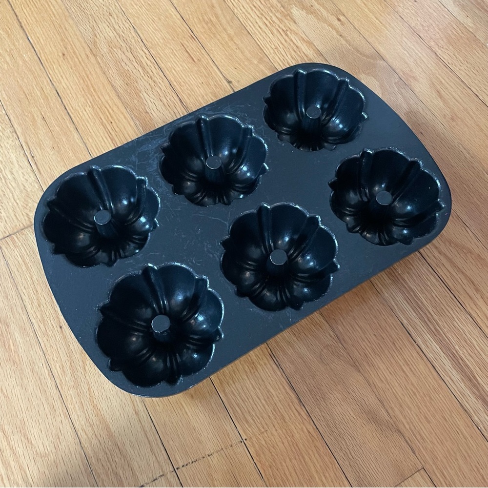 Nordic Ware Six Mini Bundt-lette Pan - Northland Aluminum